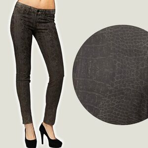 Rich and skinny black subtle snake skin gently worn size 2